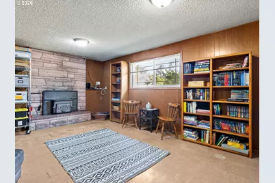 1801 E Laurel Dr, Newberg, OR 97132 - Photo 27