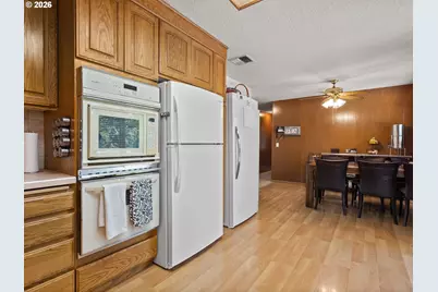 1801 E Laurel Dr, Newberg, OR 97132 - Photo 17