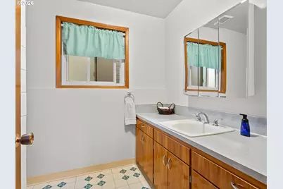 1801 E Laurel Dr, Newberg, OR 97132 - Photo 25