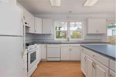 3467 NW Oar Ave, Lincoln City, OR 97367 - Photo 3