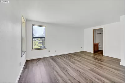 7349 Henderer Rd, Elkton, OR 97436 - Photo 17