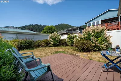 210 Cypress Ave, Garibaldi, OR 97118 - Photo 23