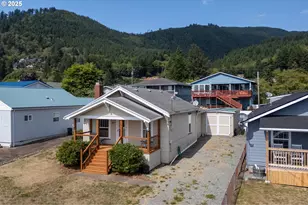 210 Cypress Ave, Garibaldi, OR 97118 - Photo 3