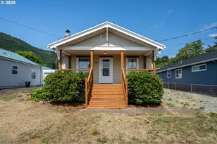 210 Cypress Ave, Garibaldi, OR 97118 - Photo 1