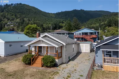 210 Cypress Ave, Garibaldi, OR 97118 - Photo 1
