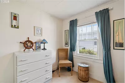 210 Cypress Ave, Garibaldi, OR 97118 - Photo 17