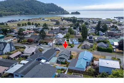 210 Cypress Ave, Garibaldi, OR 97118 - Photo 29