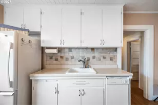 210 Cypress Ave, Garibaldi, OR 97118 - Photo 13