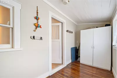 210 Cypress Ave, Garibaldi, OR 97118 - Photo 23