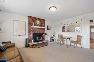 210 Cypress Ave, Garibaldi, OR 97118 - Photo 7