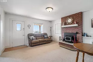 210 Cypress Ave, Garibaldi, OR 97118 - Photo 5