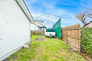 3430 E St, Springfield, OR 97478 - Photo 31