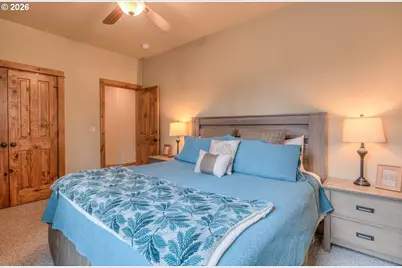 56340 Solar Dr, Bend, OR 97707 - Photo 31