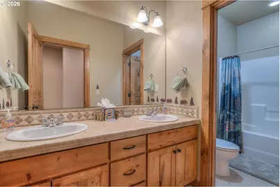 56340 Solar Dr, Bend, OR 97707 - Photo 29