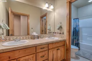 56340 Solar Dr, Bend, OR 97707 - Photo 29