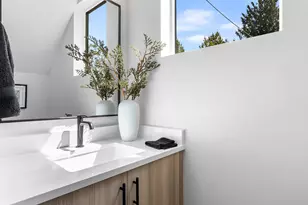7572 SW 31st Ave, Portland, OR 97219 - Photo 9