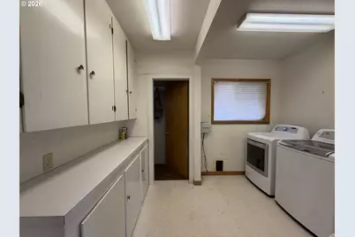 203 NE 1st St, Enterprise, OR 97828 - Photo 25