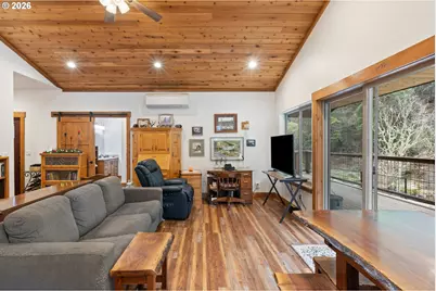 4696 Cow Creek Rd, Riddle, OR 97469 - Photo 15