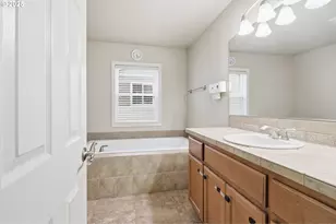 8013 NE 35th Ave, Vancouver, WA 98665 - Photo 15