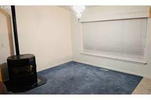6425 SW Canal Blvd, Redmond, OR 97756 - Photo 3