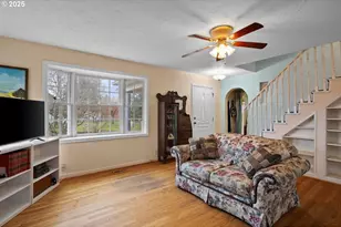 9311/9315 SE Grant St, Portland, OR 97216 - Photo 3