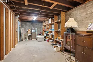 9311/9315 SE Grant St, Portland, OR 97216 - Photo 15