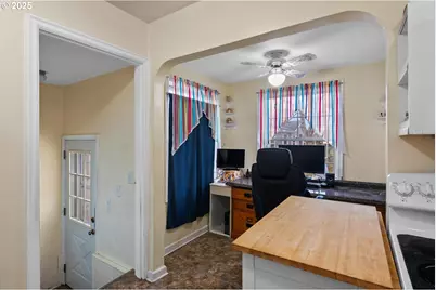 9311/9315 SE Grant St, Portland, OR 97216 - Photo 7