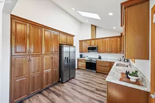 2460 Stephanie Ln, North Bend, OR 97459 - Photo 5