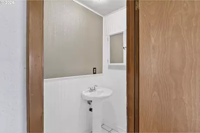 16091 S Clackamas River Dr, Oregon City, OR 97045 - Photo 13