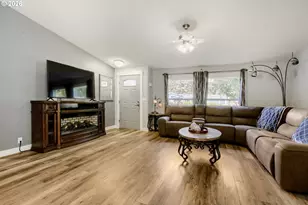 244 NW Hayden Ct, Hillsboro, OR 97124 - Photo 5