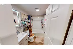412 E 11th St, The Dalles, OR 97058 - Photo 9