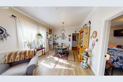 412 E 11th St, The Dalles, OR 97058 - Photo 3
