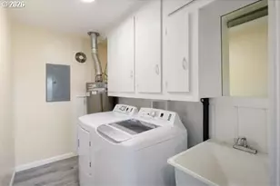 450 Hunsaker Ln, Eugene, OR 97404 - Photo 39