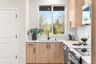 8632 SW 21st Ave, Portland, OR 97219 - Photo 5