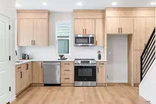 8632 SW 21st Ave, Portland, OR 97219 - Photo 5