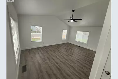 905 Monroe St, Harrisburg, OR 97446 - Photo 13