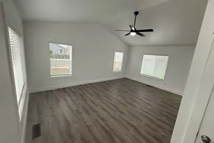 905 Monroe St, Harrisburg, OR 97446 - Photo 13