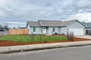905 Monroe St, Harrisburg, OR 97446 - Photo 1