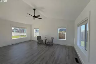 905 Monroe St, Harrisburg, OR 97446 - Photo 7