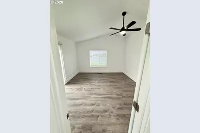 905 Monroe St, Harrisburg, OR 97446 - Photo 15