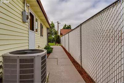 1406 Carter Ln, Springfield, OR 97477 - Photo 43