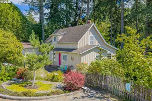 905 E 1st St, Coquille, OR 97423 - Photo 1