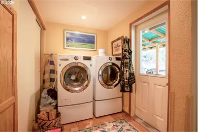 90280 Baker Rd, Elmira, OR 97437 - Photo 11