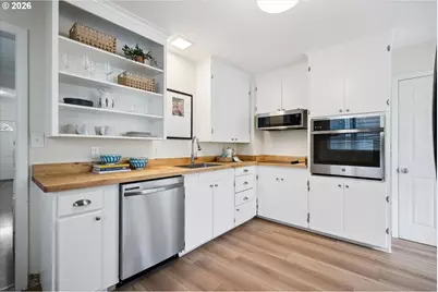 1307 SE 37th Ave, Portland, OR 97214 - Photo 9