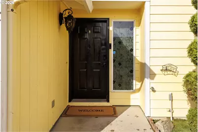 3047 NE Leah St, Salem, OR 97305 - Photo 3