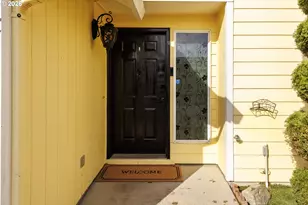 3047 NE Leah St, Salem, OR 97305 - Photo 3