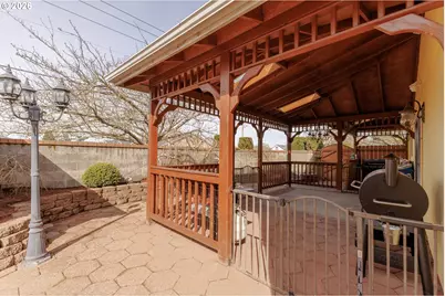 3047 NE Leah St, Salem, OR 97305 - Photo 25