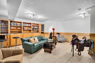 725 NW Mawrcrest Dr, Gresham, OR 97030 - Photo 35