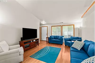 2484 Melrose Loop, Eugene, OR 97402 - Photo 5