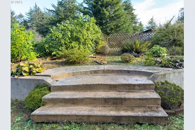 1108 6th St SE, Bandon, OR 97411 - Photo 7